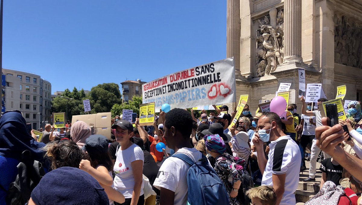 elenabiserna's tweet photo. #Marseille, personne est étranger.e ici ! #Reguralisation pour toustes les #sanspapiers 🙌🏽❤️🙌🏽 https://t.co/TPfxHsTpWL