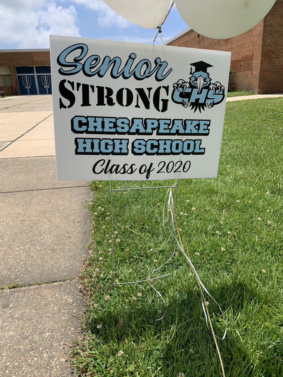 WrightsonCHS's tweet photo. This SY has been one for the books! I am so proud of these seniors. Overcoming many obstacles and still maintaining a positive attitude is something to be admired. I am going to miss you all, good luck next year! #FALSFun #PeakeProud #TeacherLife #CCBCHereWeCome https://t.co/HSf2OZ5sGm