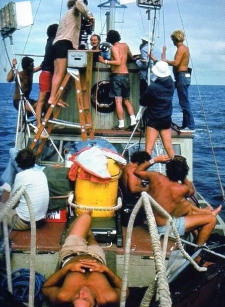 oxley264's tweet photo. JAWS 1975
45 years ago on the 20th June saw the cinema release of Jaws in the USA.
Behind the scenes with director Steven Spielberg star Robert Shaw and the crew. https://t.co/9lGS1shi9a