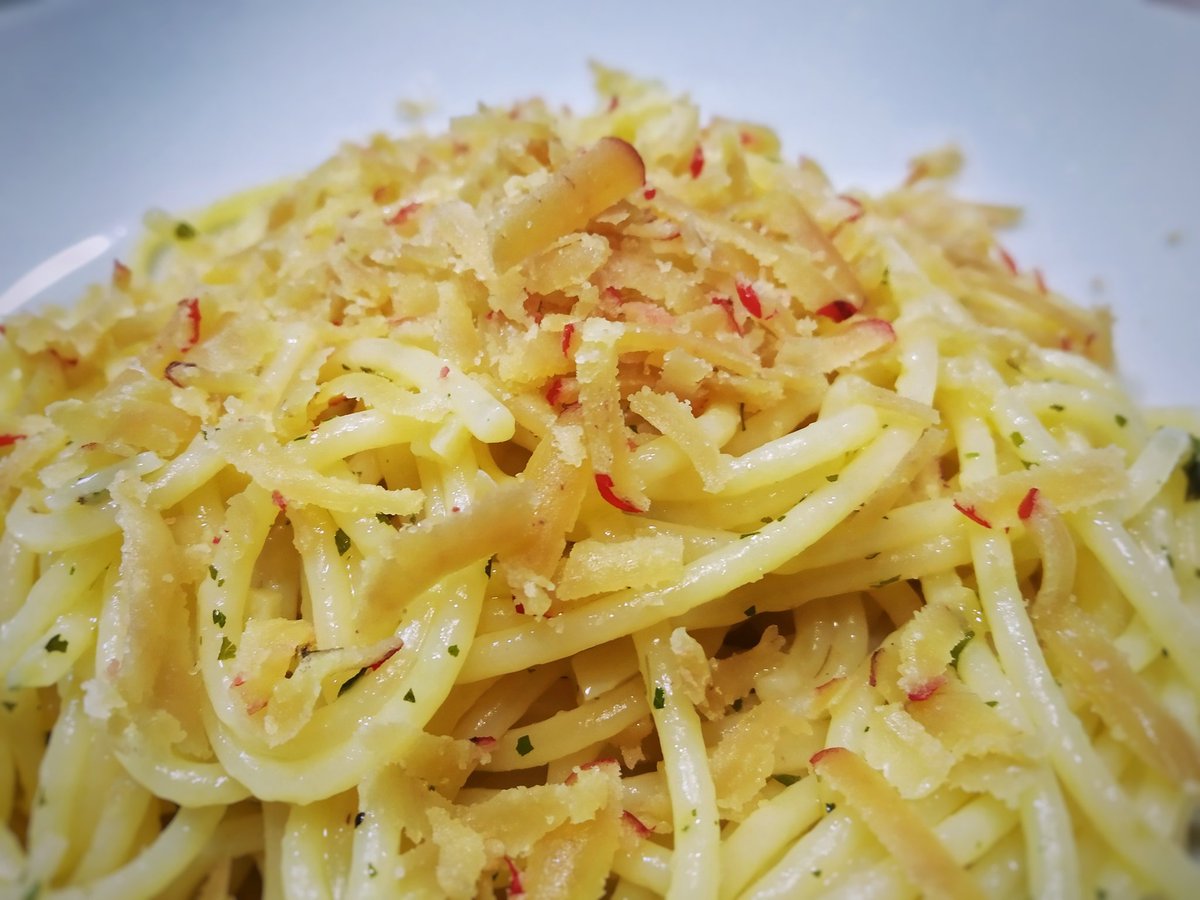 canogimenez's tweet photo. 🍝 Spaghetti con ajo y hueva rallada
#AlAtaquer https://t.co/eKHWpY68dp