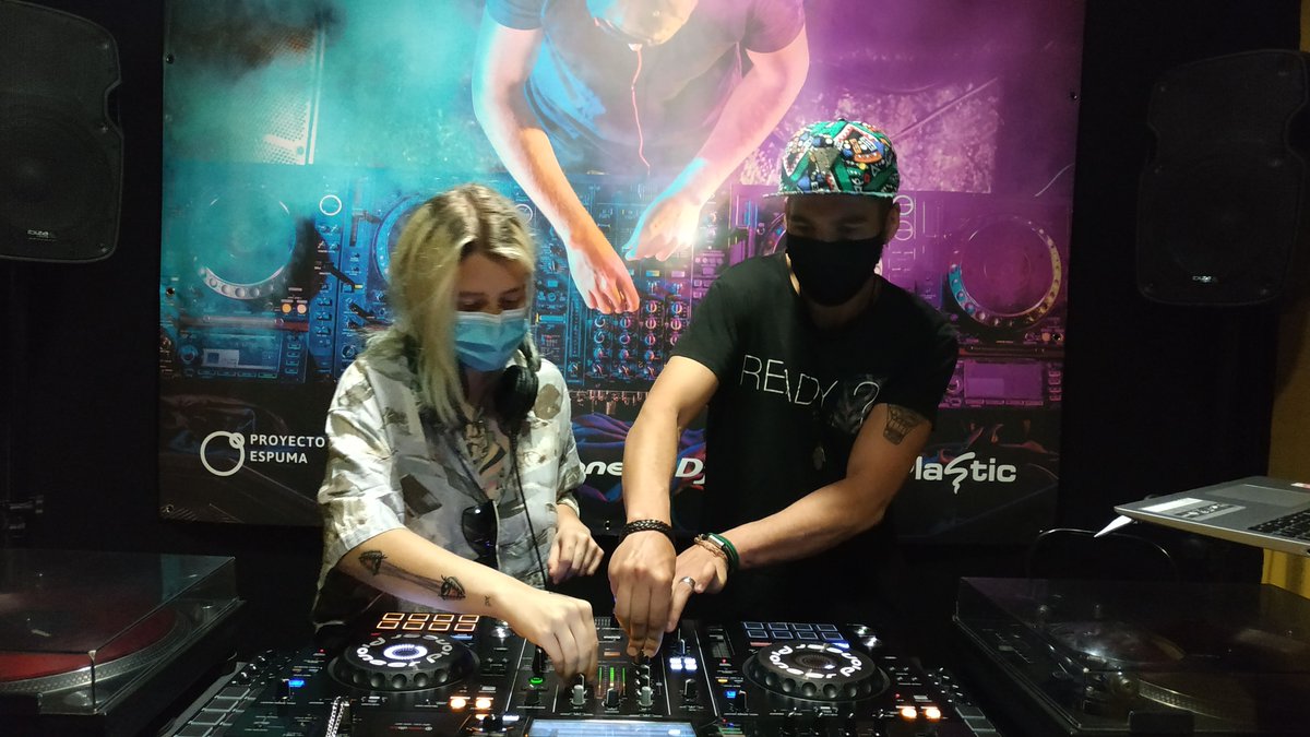 #proyectoespuma #granada
#curso_deejay

▶️Formamos y promocionamos artistas desde el 2005◀️

👉 Especial B2B propuesto por los alumnos/as de uno de los actuales turnos de nuestros cursos profesionales de DEEJAY🔝🔝🔝

💥 No dejes tú formación en manos inexpertas‼️