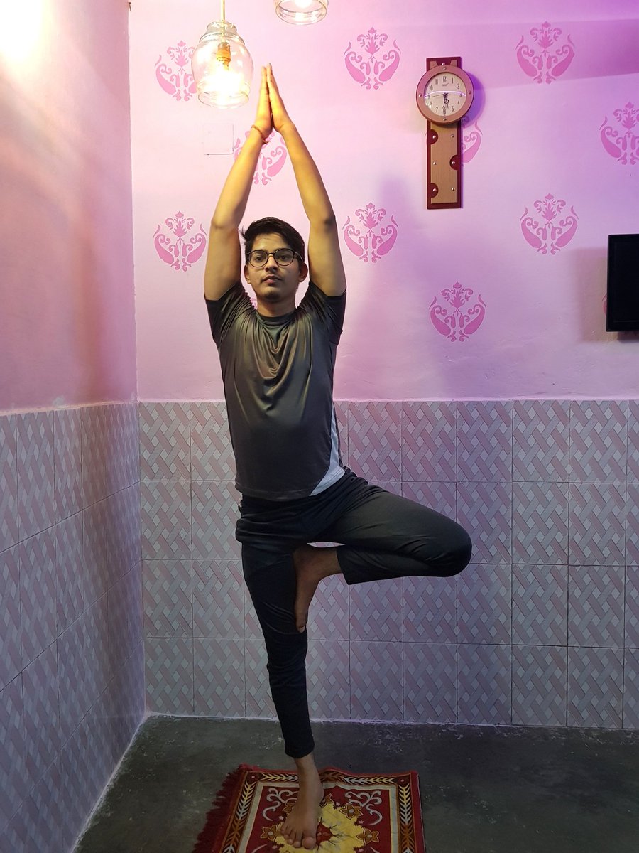 Panchal_Deepak_'s tweet image. Vrikshasana
#HarGharYoga #YogaAtHome