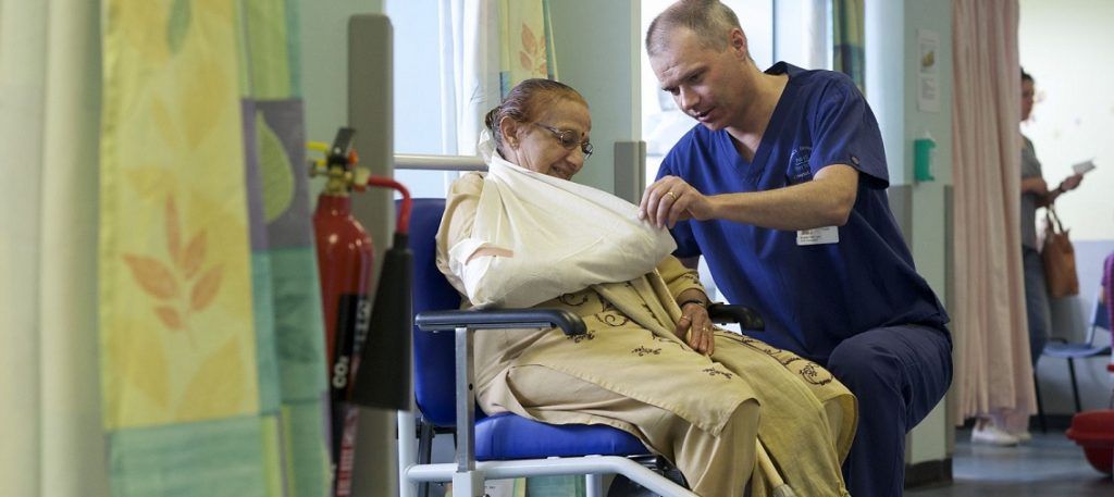 DemCareProds's tweet image. Hospital admissions and visits | Practical hints and guidance for when someone with dementia is admitted. buff.ly/3et9QFT