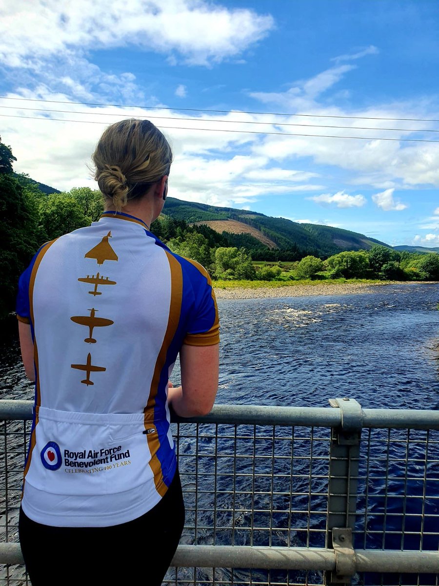 One of our team members out completing some of her miles towards our  team challenge this month repping the <a href="/RAFBF/">RAF Benevolent Fund</a> on her jersey! 💪🏼 Please donate through the link ❄️✌🏼<a href="/raficesports/">RAF BLSA</a>  give.everydayhero.com/uk/raf-skeleto…