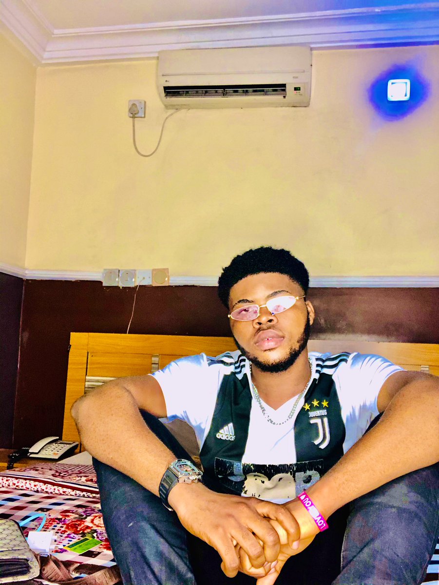 mahn_gee tweet media