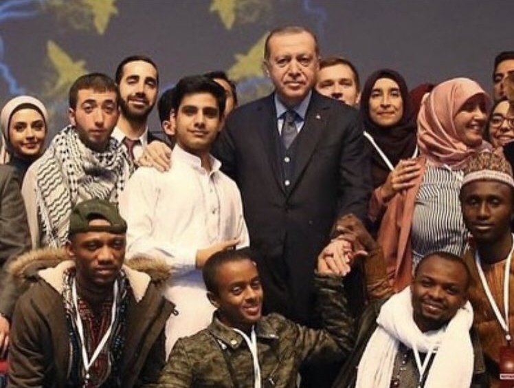 "Varil bombalarından kaçan insanlara biz kapımızı kapayamazdık. Çünkü onlar birer İNSANDI."
<a href="/RTErdogan/">Recep Tayyip Erdoğan</a>
#DünyaMültecilerGünü