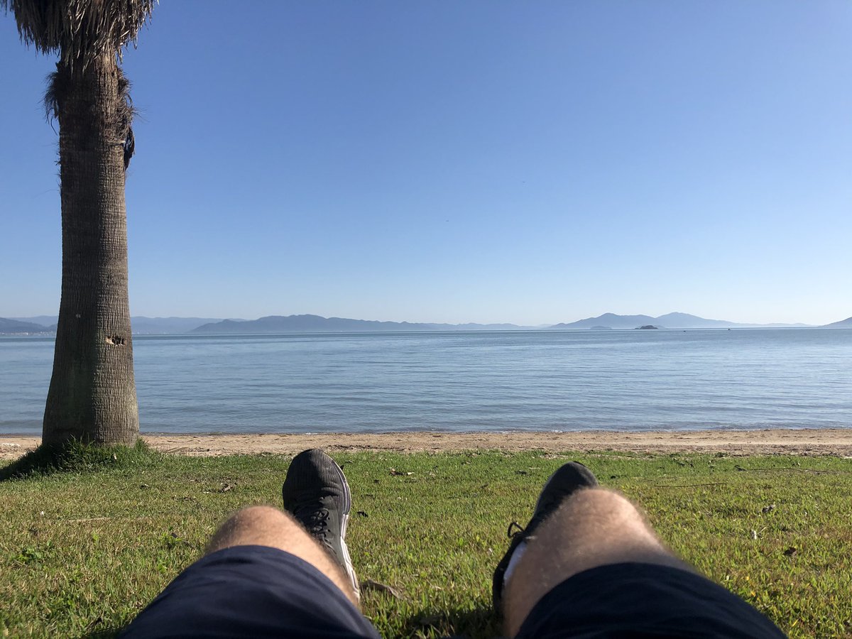 trying to relax in the middle of the pandemic.  winter starting but it seems like summer. Floripa is burning 🥵
