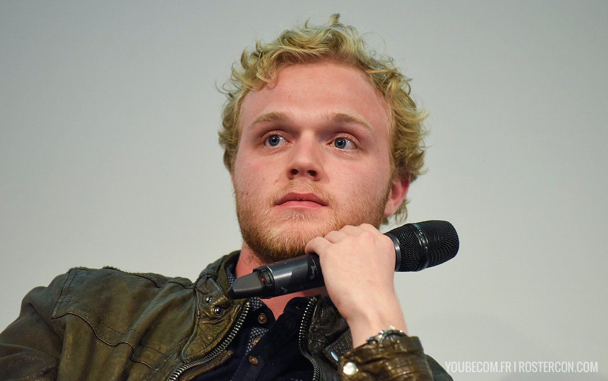 RosterCon's tweet photo. Il y a 5 ans / 5 years ago - #greyscon by So Sweet Sensation
Joe Adler était à la convention #Greysanatomy
#JoeAdler was at the Grey's Anatomy convention https://t.co/xk4UmiS3Ul