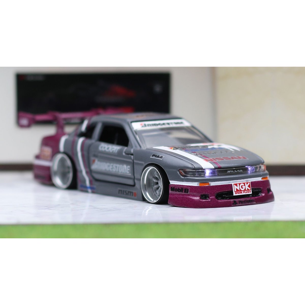 トミカ専門自作改造屋 Tomica Premium Nissan Silvia S13 トミカプレミアム改 日産 シルビア S13 パテ盛り練習中 ヘッドライト点灯仕様 トミカ専門自作改造屋 Tomica Premium Nissan Silvia S13 トミカプレミアム改 日産 シルビア S13 パテ盛り練習中 ヘッドライト点灯仕様