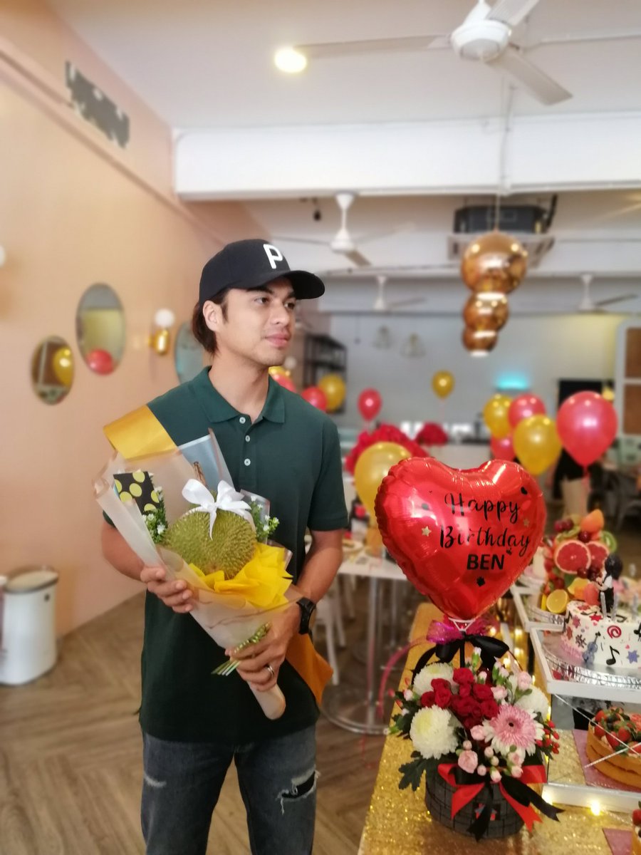 benamirfanclub's tweet photo. Happy Birthday @BenAmirr 😘
tq pada semua yg menyumbang.. u guyz mmg awesome!! ❤️😘#happyface #minicelebration #teamsikacak #baofc #BAherokami https://t.co/CBcmI5lq2B