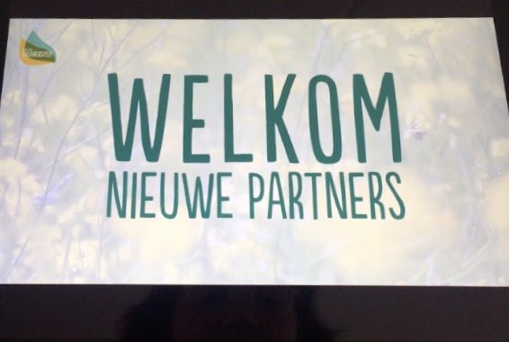 MadoRuys's tweet photo. Nu officieel Partner van @DeltaplanBio voor het werk afgelopen 10jr aan #biodiversiteitherstel. Nóg bredere kennisuitwisseling en samenwerking. Waterbeheer en biodiversiteit waardevol verbonden en nodig voor toekomst. @PCGGlas bedankt voor ingezette koers🐝🌷🦋@wddommel @LEMVet https://t.co/WBmA661luv