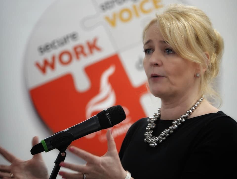 WorkerStrikeBck's tweet photo. Unite executive officer Sharon Graham says "It's more proof that @British_Airways is using the pandemic as an opportunity to slash BA workers' terms and conditions.” #BAbetrayal #StandWithBAWorkers

https://t.co/eg4C6ufUVo https://t.co/sfDEl8WoxG