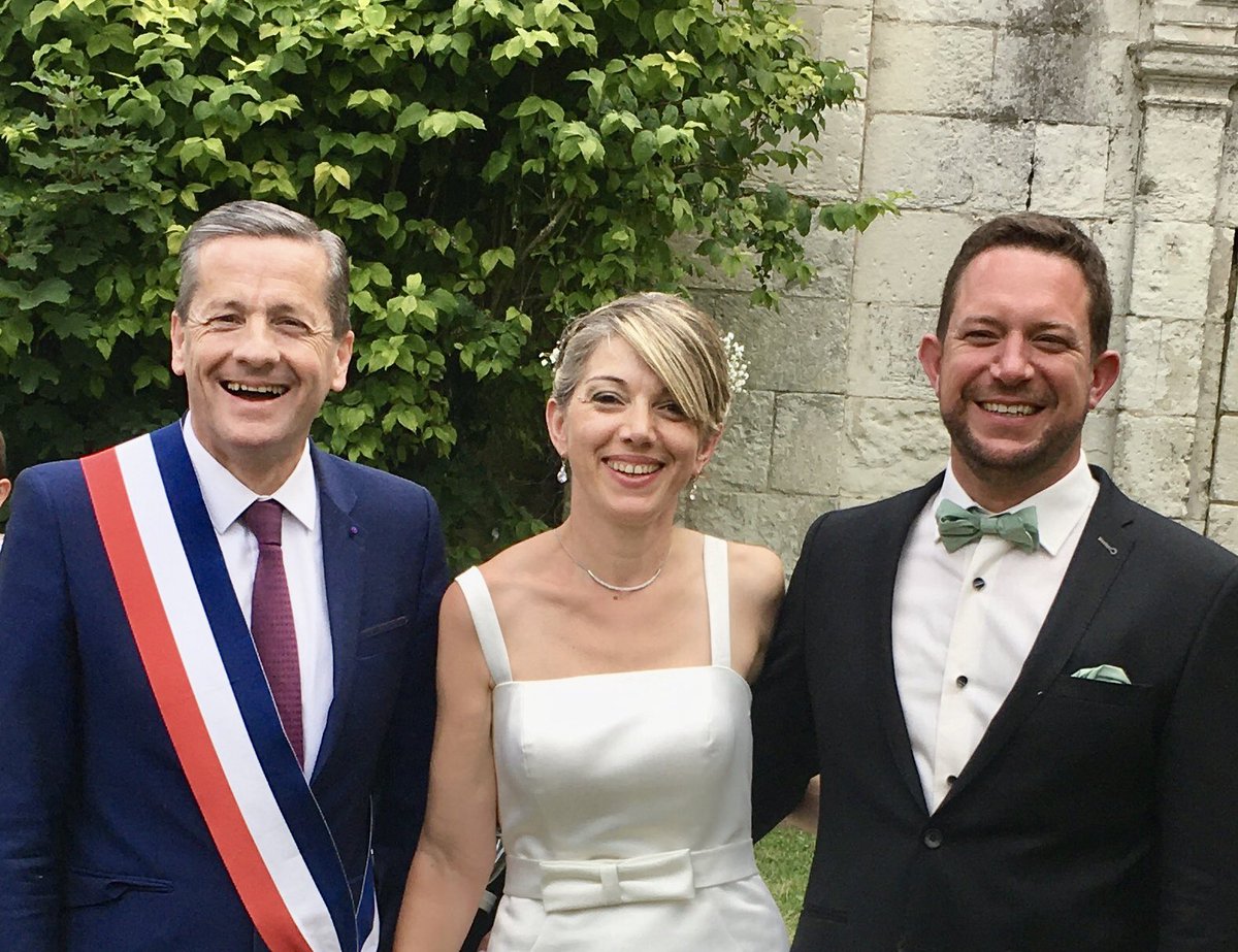 Bruno BELIN (@brunobelin) on Twitter photo TrĂšs heureux dâavoir cĂ©lĂ©brĂ© ce samedi aprĂšs-midi dans la cour du chĂąteau de <a href="/MontsSurGuesnes/">Monts-sur-Guesnes</a> le mariage dâAlexandra et Jonathan đ TrĂšs heureux dâavoir cĂ©lĂ©brĂ© ce samedi aprĂšs-midi dans la cour du chĂąteau de <a href="/MontsSurGuesnes/">Monts-sur-Guesnes</a> le mariage dâAlexandra et Jonathan đ