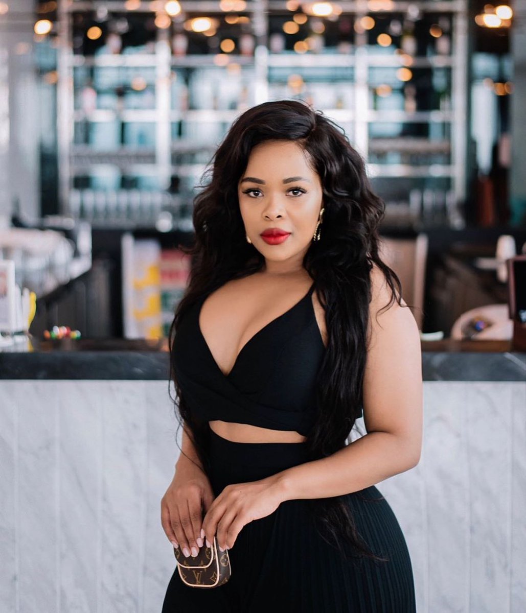 vumanisayi's tweet photo. Black girls of mzansi , being black is not an excuse ,live life without limits,get inspired by none other than the role model, most beautiful wise woman request by public demand Noziiiiiipho Zulu . #ZeeShop #zeehealth#zeefitness#GirlTalkZA https://t.co/jQ9t3UifxC