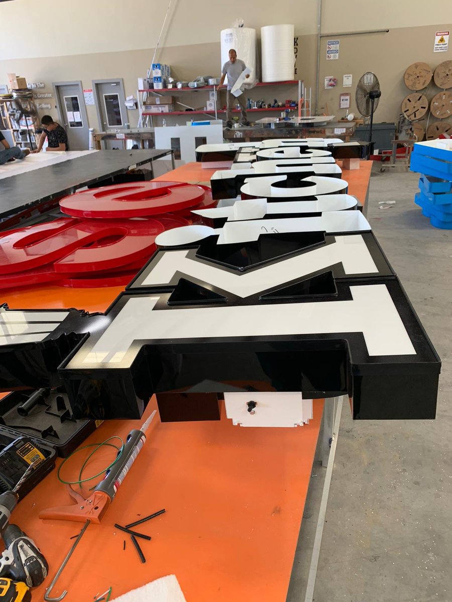 1488Kitchen's tweet image. Our signage is almost done! #conroe #thewoodlands #restaurant #cajuncuisine #foodie