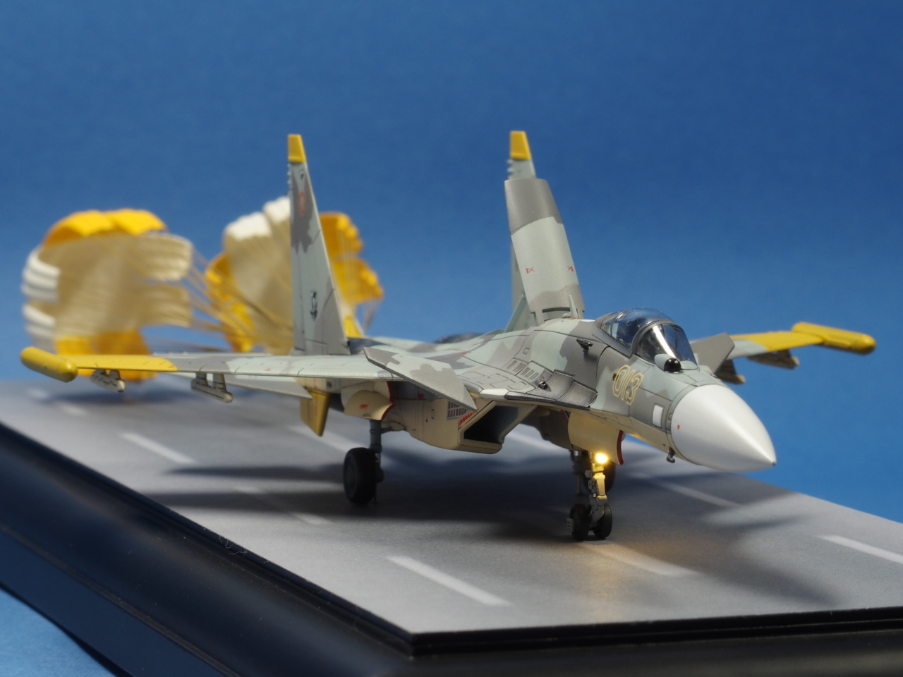 TOMYTEC 1/144 技MIX Su-37 YELLOW13 TOMYTEC 1/144 技MIX Su-37 YELLOW13