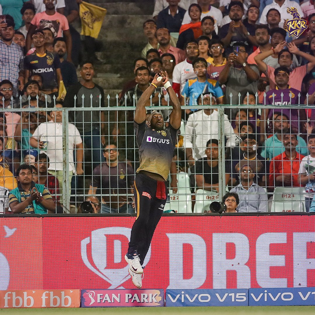 Tap on 💜 if your 💓 skipped a beat in this moment from last year's #IPL ⬇️

धक धक... 
धक धक... 

@Russell12A clutches on to a screamer! Eden Gardens erupts in joy 🔥

#AndreRussell #KKR #KorboLorboJeetbo #Cricket #IPL2019