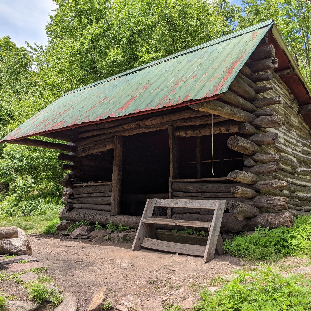 charliesdesk's tweet photo. Photos from the Appalachian Trail at Lehigh Gap. Some great views and terrain at the Gap. #appalachiantrail #lehighgap #lehighvalleypa #lehighgapnaturecenter https://t.co/Wv1526yxWL https://t.co/JL8OA3ZjA1