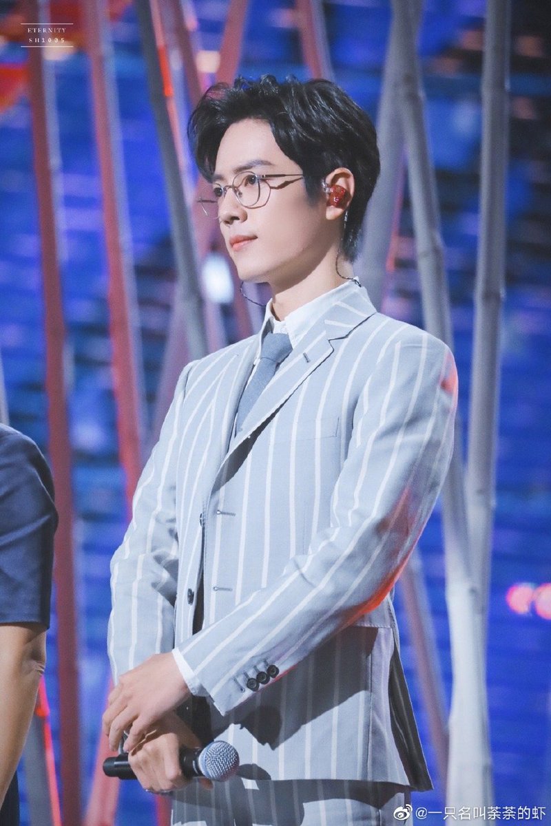 tuanoy_wz's tweet photo. โอ้ยยยห��ดแรงหล่อละมุนมากกกแพ้พิจ้านตอนใส่แว่นโคตรรจะมีเสน่ห์มากกเลย https://t.co/xmKXLksHpl