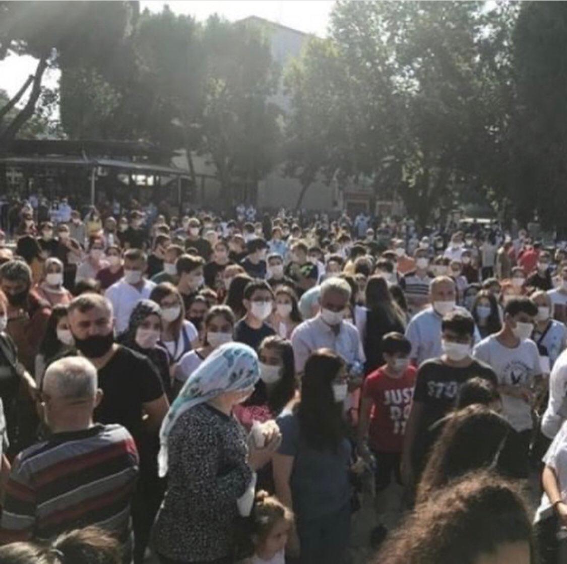 sokağa çıksaydık bu kadar kalabalık olmazdı.. insan hayatı bu kadar ucuz olmamalı..!!! 
#lgs2020