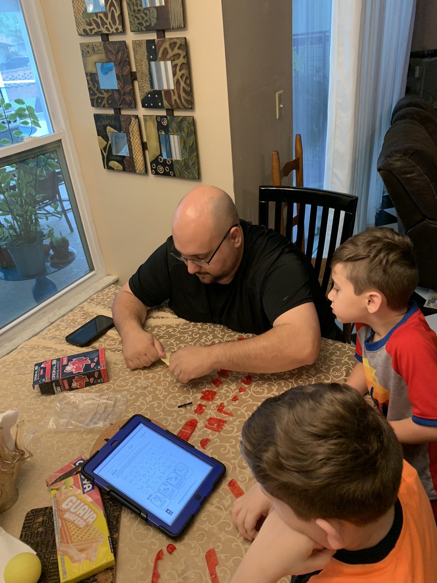 DosKimberley's tweet photo. Future engineers! Hoping they actually complete the puzzle!! π€π»#3DPuzzles #TimeWithDaddy https://t.co/PGQjfPZmDa