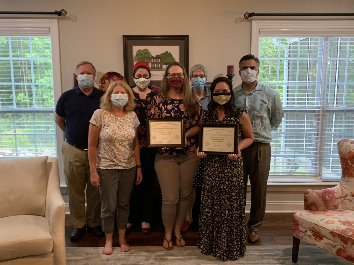 jocleveland14's tweet photo. This is what a graduation party looks like these days! ⁦@DanaKWilliams1⁩ ⁦@KateCallahanMD⁩ #geriatricfellowsrock https://t.co/b0pa1m6rCn