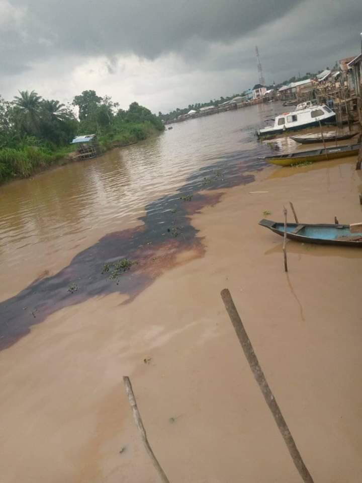 Alagoa Morris (@alagoamorris) on Twitter photo Crude oil from Agip facility at Ogboinbiri spreading on Apoi Creek, Southern Ijaw local government area of Bayelsa State. Crude oil from Agip facility at Ogboinbiri spreading on Apoi Creek, Southern Ijaw local government area of Bayelsa State.