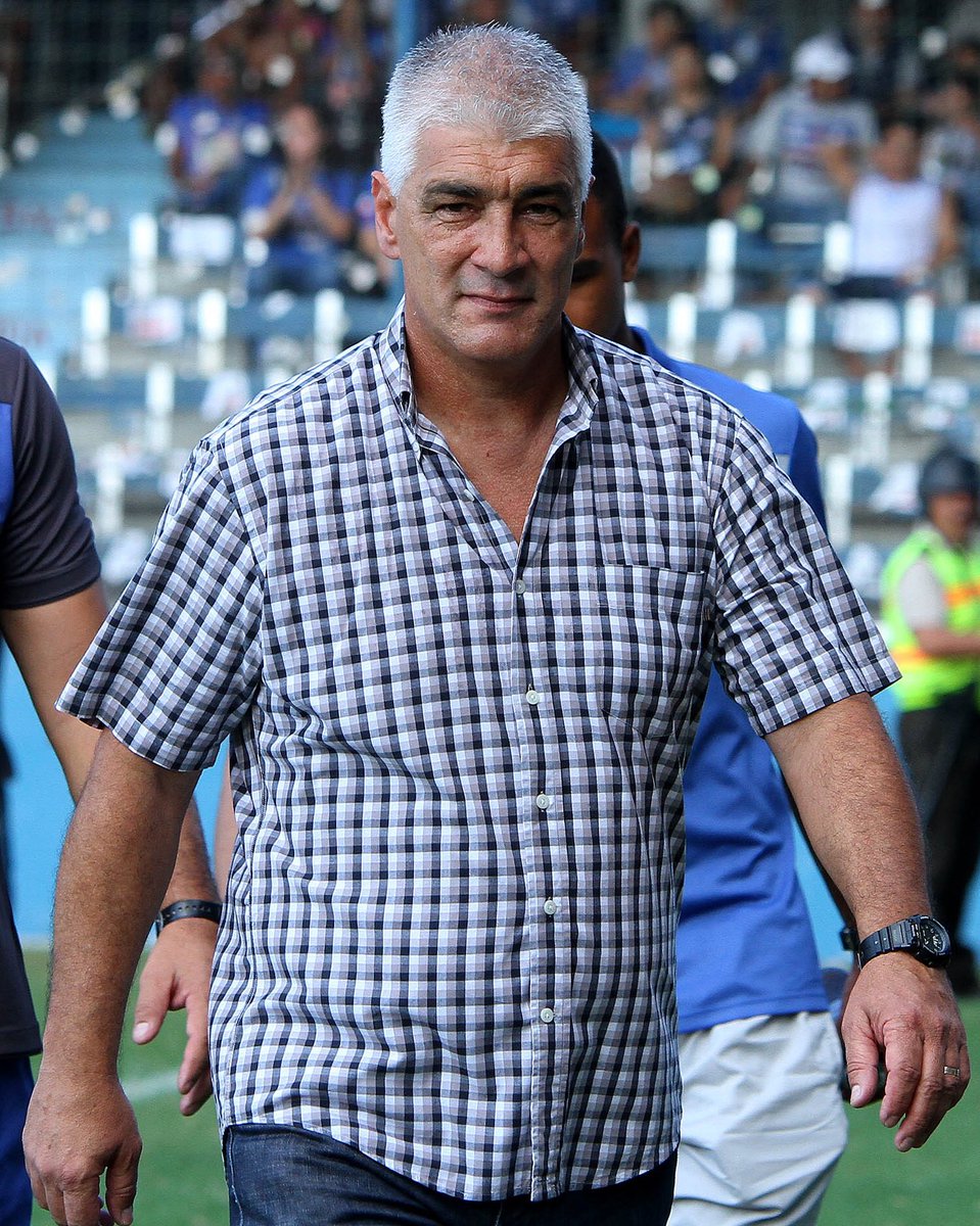 De Felippe: “Emelec es un club muy importante en mi vida. Fuimos con mucha ilusión y siempre agradecemos estar en la historia del club. Me trae muchos recuerdos la gente. Nos han ayudado muchísimo. Emelec te queda en el corazón y no te lo vas a sacar nunca en tu vida”.