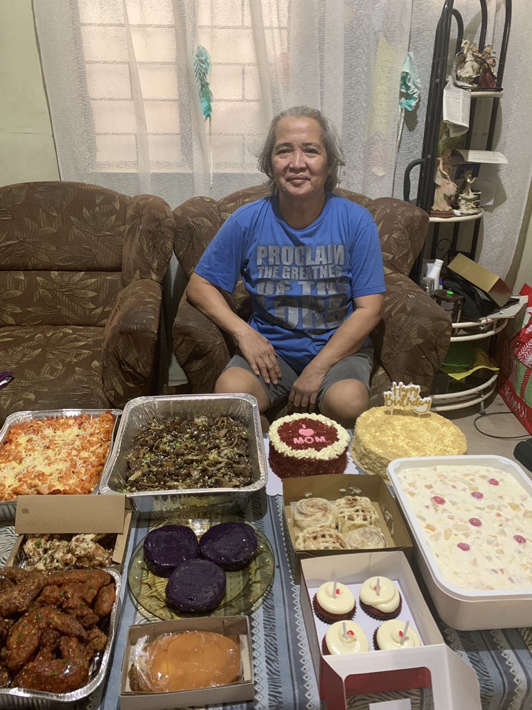 narmiiie_'s tweet photo. eto ung pinaka-magandang nangyari saken after 3 months. nakita at nakasama ko ulit ung pamilya ko. ang saya ng puso ko. ❤️ thank you Lord for today. advance happy birthday Inang Reyna. sana’y nasurprise ka. super love ko kayo. #FamilyIsAGift #TeamEncantadia https://t.co/IFhIABSZUm