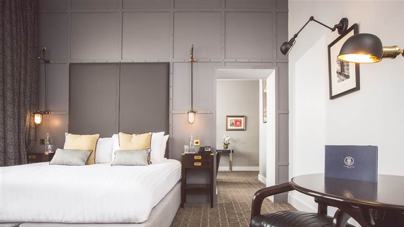 You deserve a break away! 💙 Check our our Reopening Offers and Sail to Titanic Hotel Belfast this summer!
FROM Only £109 per room! Including Overnight B&amp;B and one complimentary parking space for 24 hours.
No booking fees &amp; FREE Cancellation. Book Now! bit.ly/thb_ReopeningM…