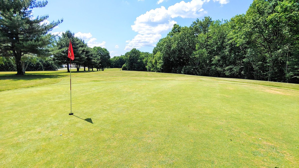 BuhlPark's tweet photo. Anyone up for a free round of golf on this beautiful course? #freegolf #dumdum #mercercountypa #shenangovalley https://t.co/5aLE8fvfoW