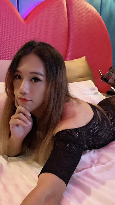 終於忙完了🥰🥰可以來拍新影片了😘 https://t.co/VFXAAONxzn