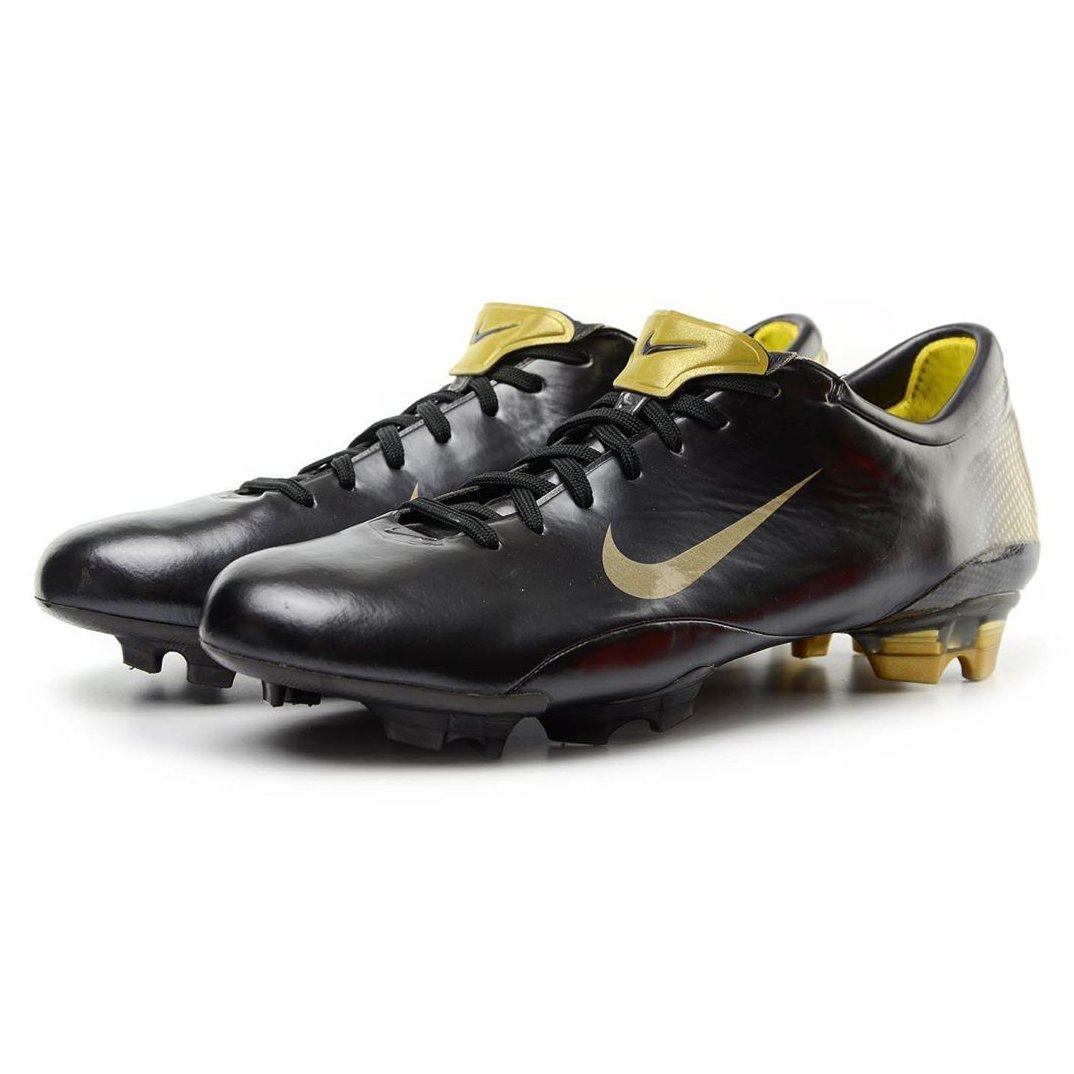 Classic Football Shirts on Twitter: "Classic Football Boots: Nike Mercurial  Vapor III, 2006 🔥 Nike's best ever boot? Shop classic boots here -  https://t.co/Ptb61MP42g https://t.co/TXDXVB4Jld" / Twitter
