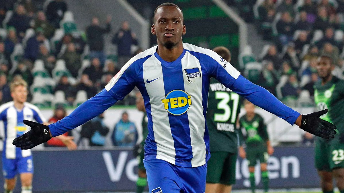 FootyFiles's tweet photo. Dodi Lukebakio vs Bayer Leverkusen

69 minutes played ⌛
1 goal ⚽
1 assist 🅰️
2 key passes 🔑
82.4% passing accuracy 🎯

The 22 year old is going from strength to strength. Hopefully the knock he took is nothing more than just that.

#Lukebakio #HerthaBSC #BSCB04 https://t.co/s4LAi65WW7