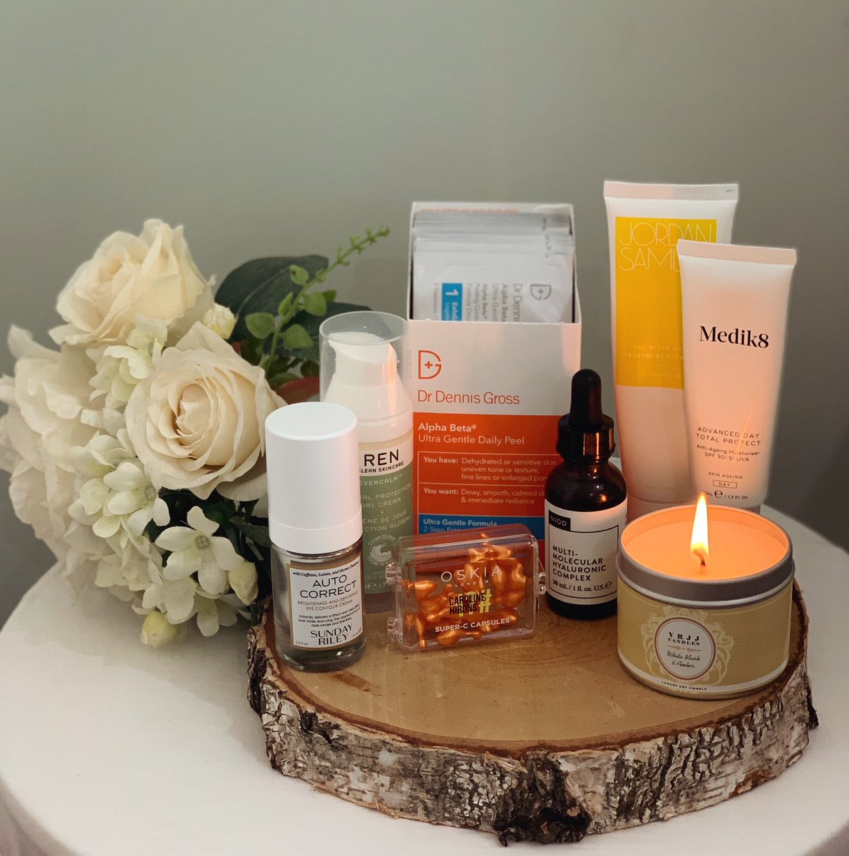 x_geobrown's tweet photo. New video is up on my channel, reviewing the @CarolineHirons skincare kit! Featuring all these amazing products! I hope you find this helpful is some way! (Link in my bio)
Love 
G x
#skincare #skincareroutine #review #carolinehironsskincarefreaks #passionate #selfcare https://t.co/aHy1vYMoNH