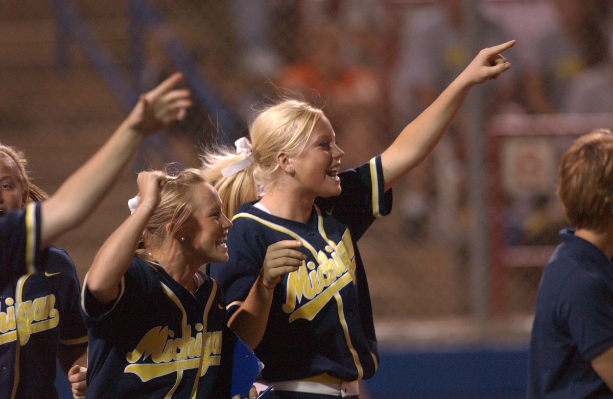 umichsoftball's tweet photo. Findlay, Ritter Catapult Michigan Past Texas at WCWS.

RECAP » https://t.co/8PAOOseJyg

#WCWS2005 | #GoBlue https://t.co/GKWwptzDjC