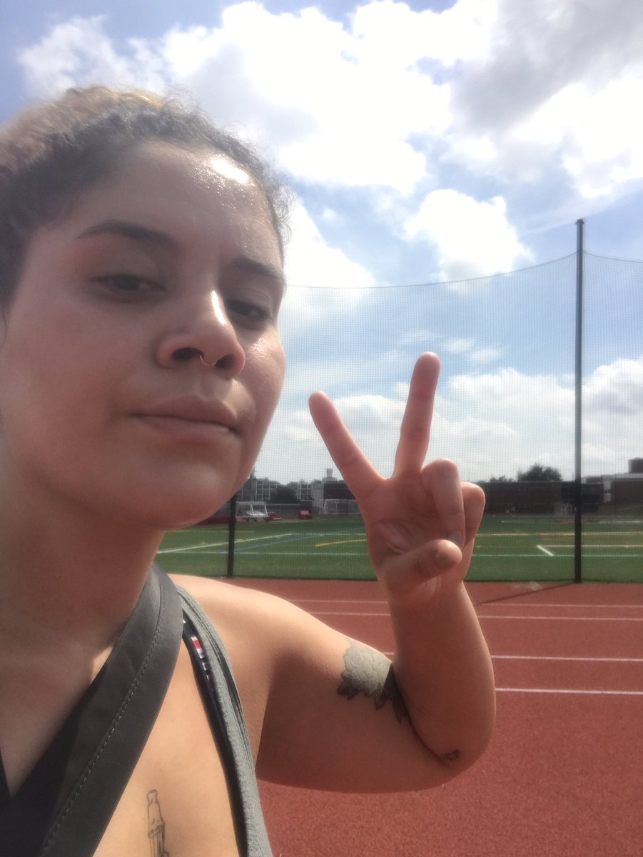 lez_lumz's tweet photo. Also, the stupidest thing about this app is that they give u the option to record w a photo as if anyone’s gonna be looking good after a run. It makes me laugh, so I do it 😂 https://t.co/7Qqg7N7syJ