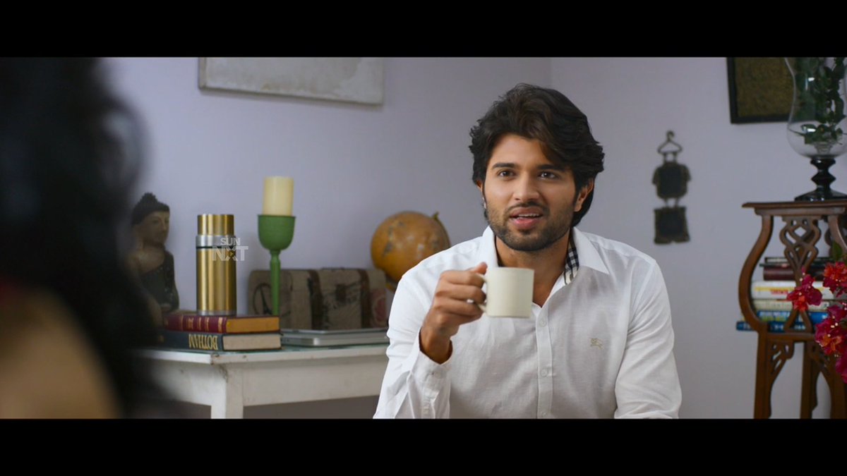 I liked the way the entire situation is conceived, I mean there's a power cut in the house, the door got jammed, and there's a kid in the room. And the actual twist is not yet revealed. And I got extremely related to Prashant's dialogue "Cha. Cha. Udgoyam em ledu." 