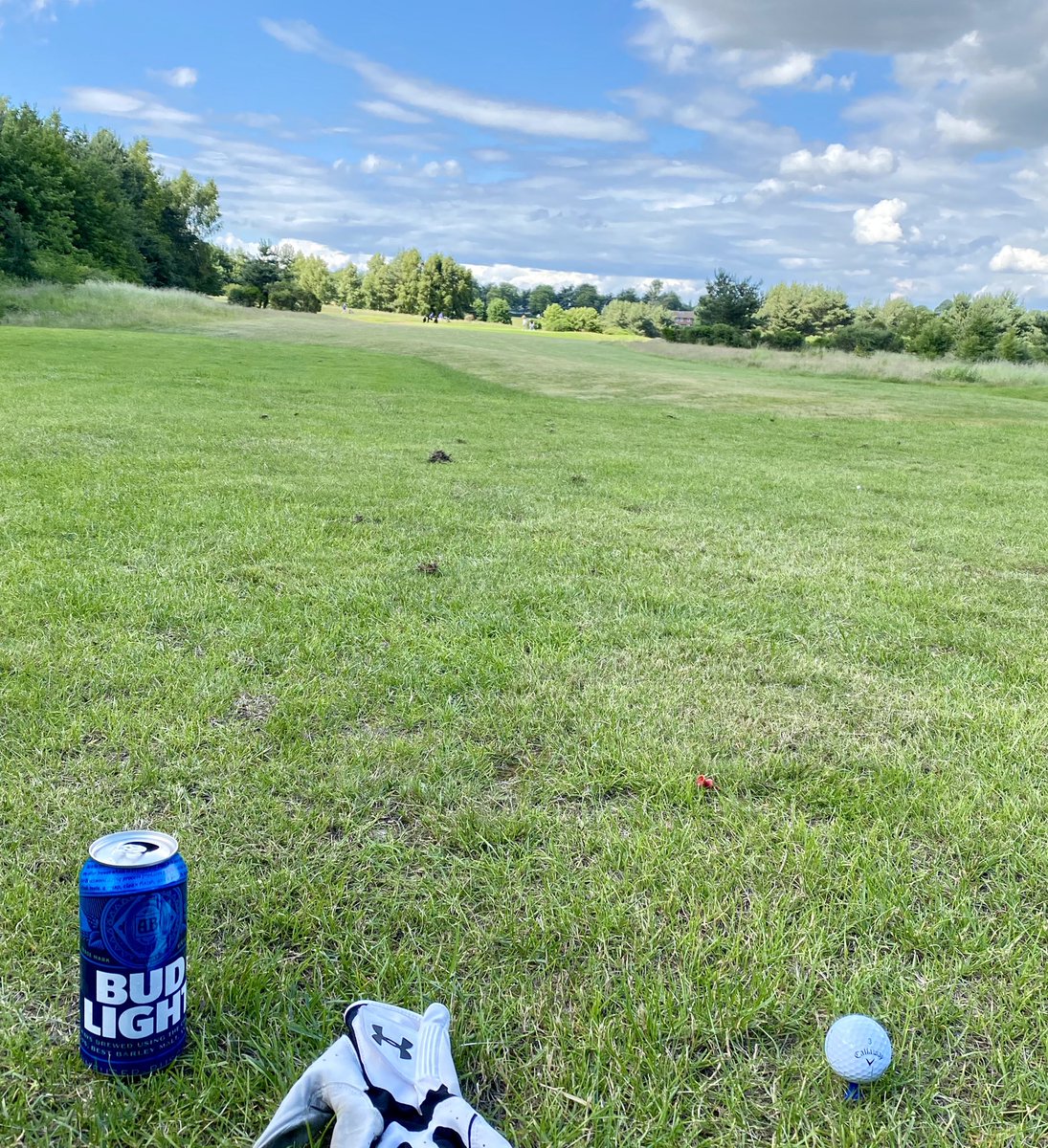 mattrob2207's tweet photo. The only way to golf on a warm Saturday afternoon! 😎🌞🍺🏌🏻‍♂️⛳️ https://t.co/FAyXSMskIX