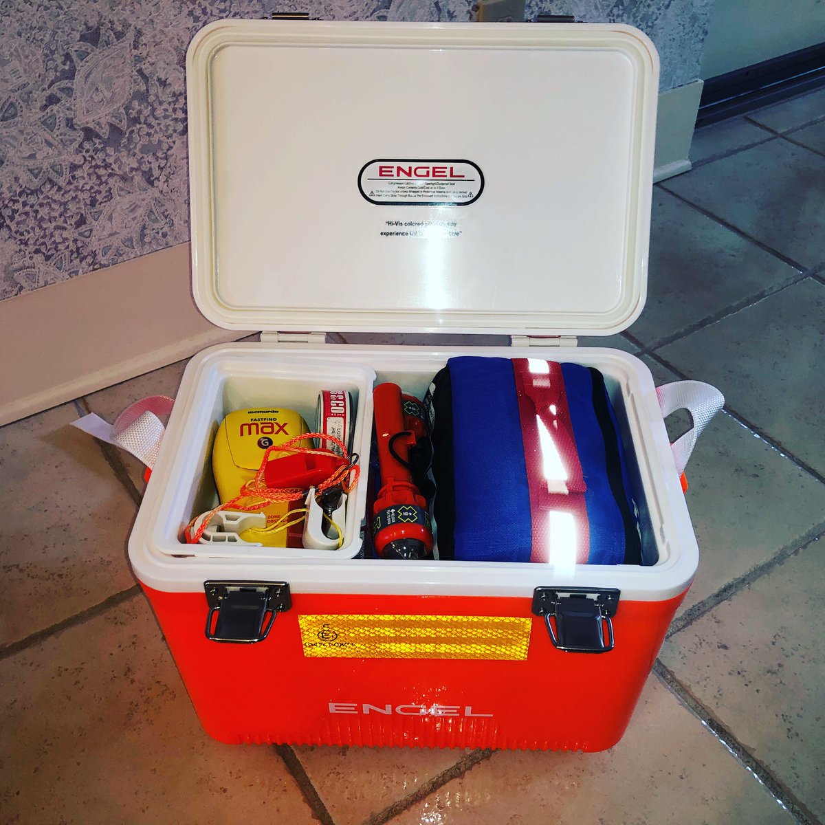 NoLimitsCharter's tweet photo. Love my new ditch box from Engel. Holds all of my flares, ppirb, first aid kit, and other emergency gear. Also keeps it dry & floats if ever needed. #boatingsafety #engel #ditchbox #comehomesafely #uscgaux #engelcoolers #drybox #glasstream #whatthefin @westmarine https://t.co/ng5UgqkQCV