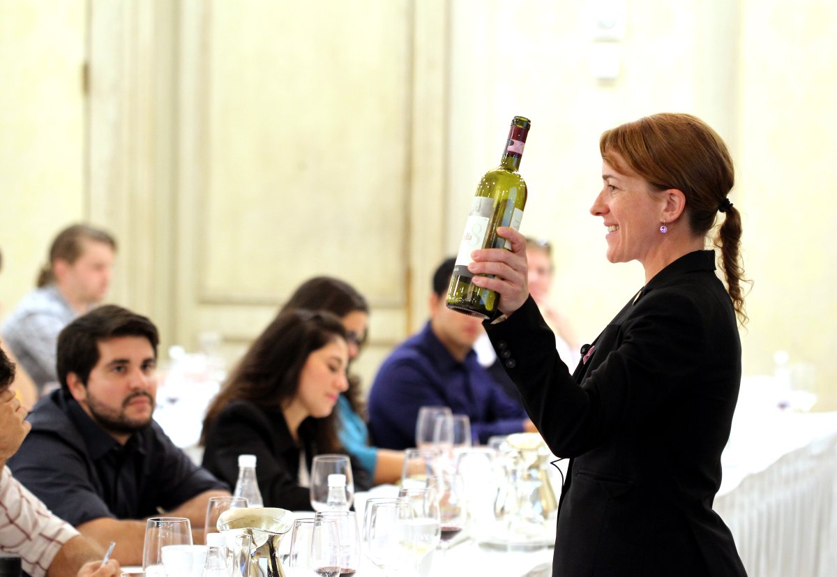 We’re excited to announce the Court of Master Sommeliers, Americas Online Learning Programs. This 10-week series will provide online interactive learning opportunities on two tracks. Learn more: bit.ly/cmsaonline