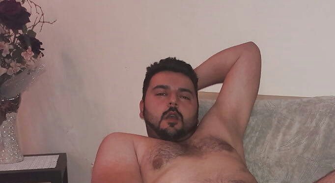 لاحد يفهم منشوري غلط بس انا والله متفكر علا هاذا الجمال مشاء الله مدري في عندنا من هاذي الاشكال