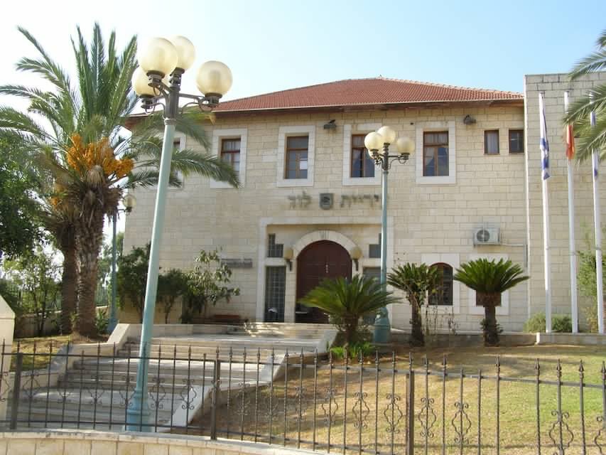 The current Israeli municipal building of Lydda is the stolen house of Imseeh إمسيح family, one of the biggest Christian families of Lydda, and the vast majority of them now live in Ramallah, Jordan and USA.