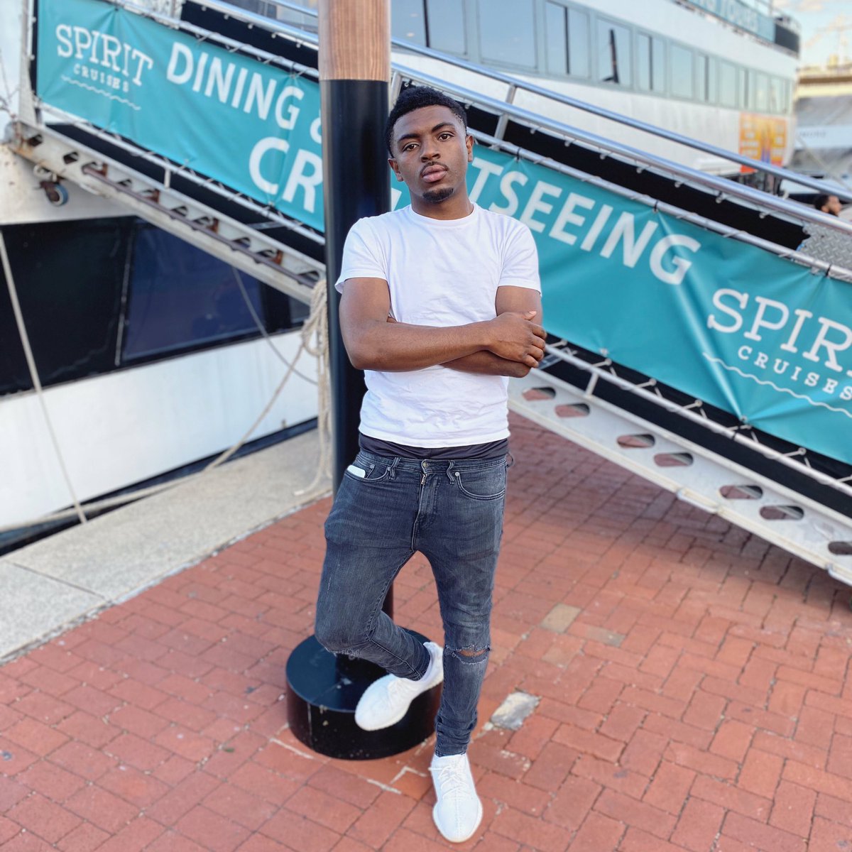 _410joe's tweet image. Niggaz mad cuz I’m on now , I got the glow now ✨💧 #3Three🌍