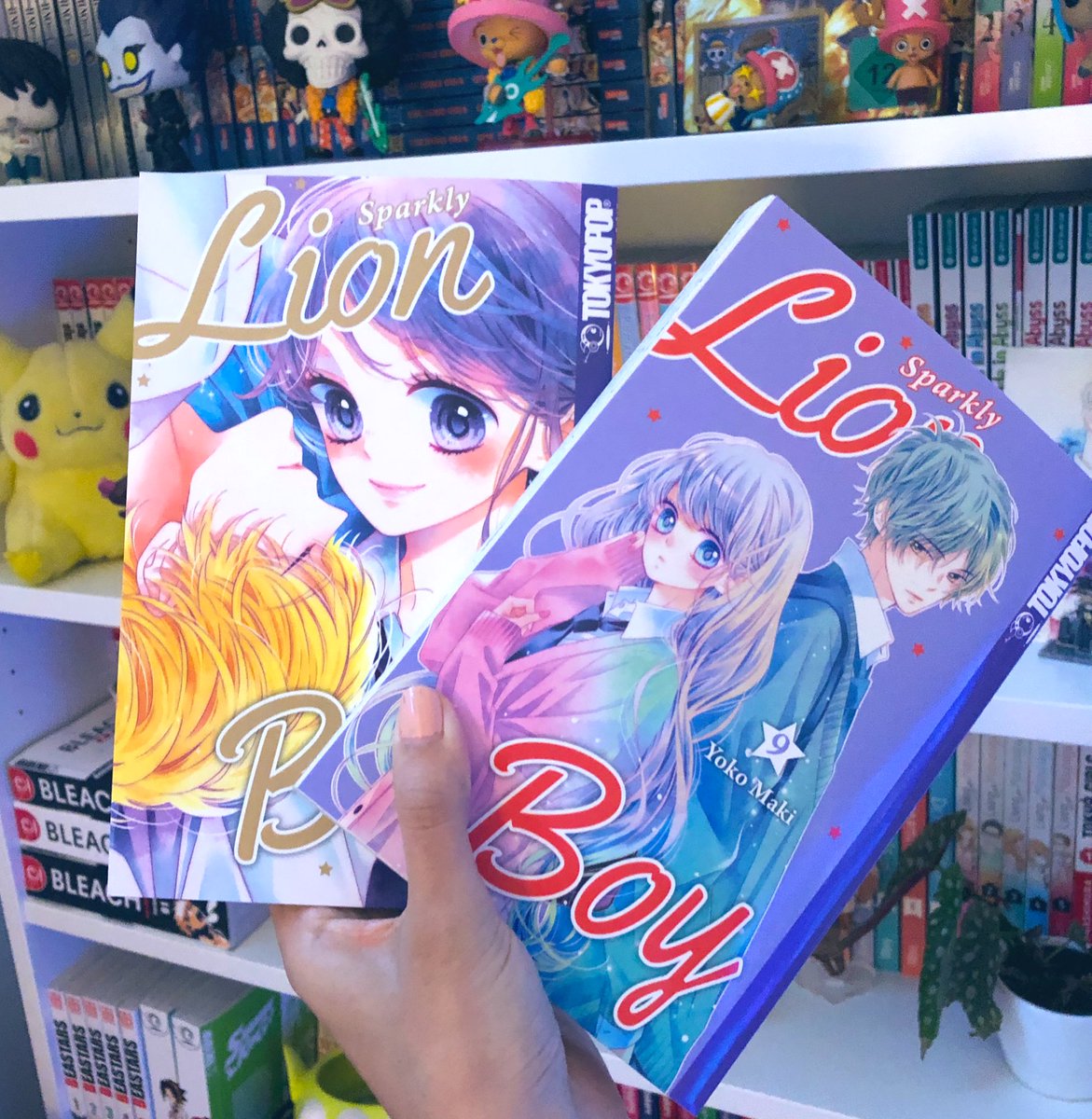 #MyMangaYear || Nr. 48 + 49
Ach Sparkly Lion Boy hat nun sein Ende gefunden. Das ich habe mich von Anfang an in diese Reihe verliebt und habe mich immer sehr auf den nächsten Band gefreut. Leider war das Ende eher so, mehhh. Also eher unbefriedigend. 😕 aber insgesamt gut. 💓