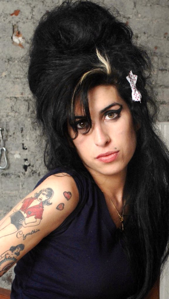 tom on crack on Twitter: "amy winehouse but every time you see her her  smile gets bigger: a thread… "