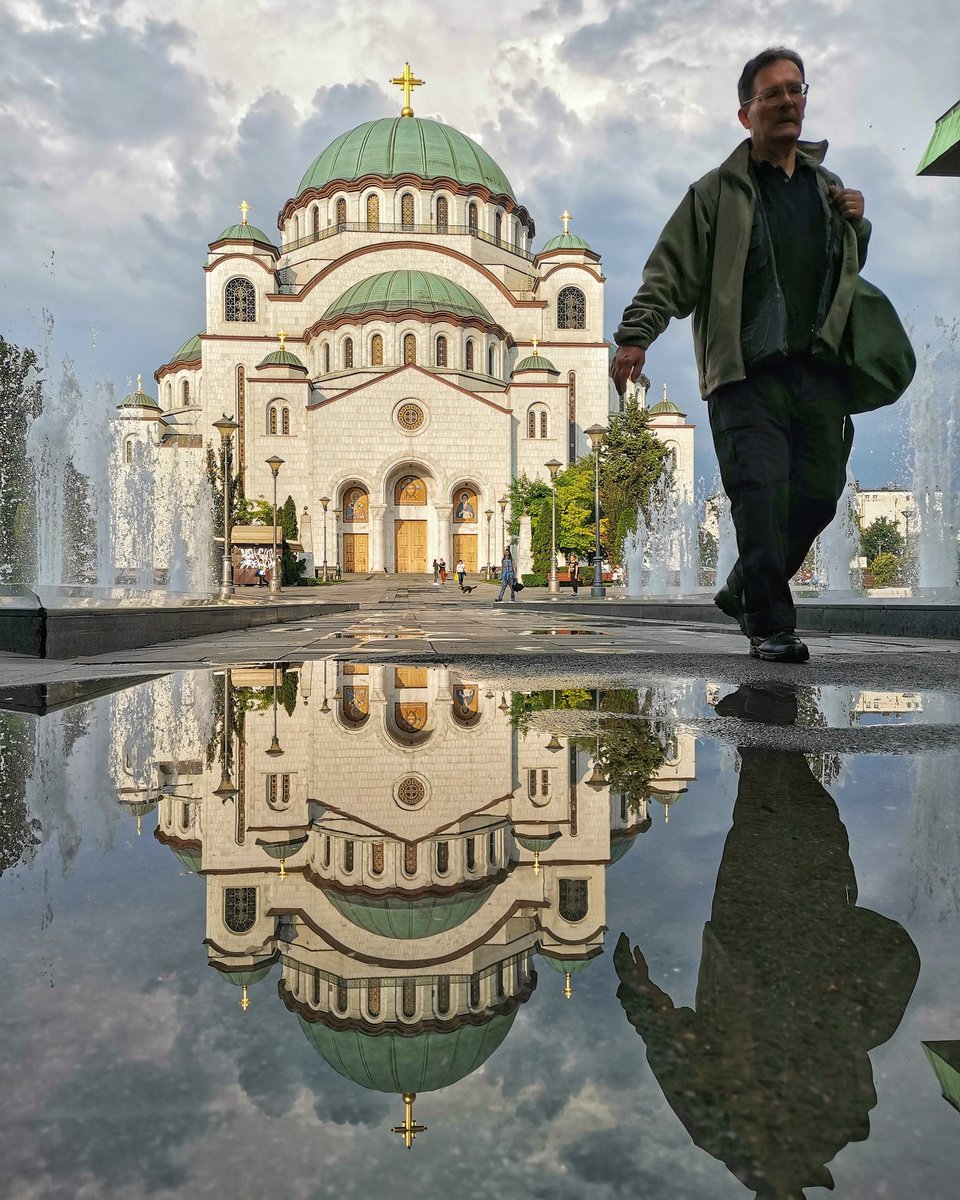 atjah's tweet photo. Posle kiše. Pre kiše. Ko će ga znati više.
#belgrade #reflection #mirrorwater https://t.co/CAebdzZkad