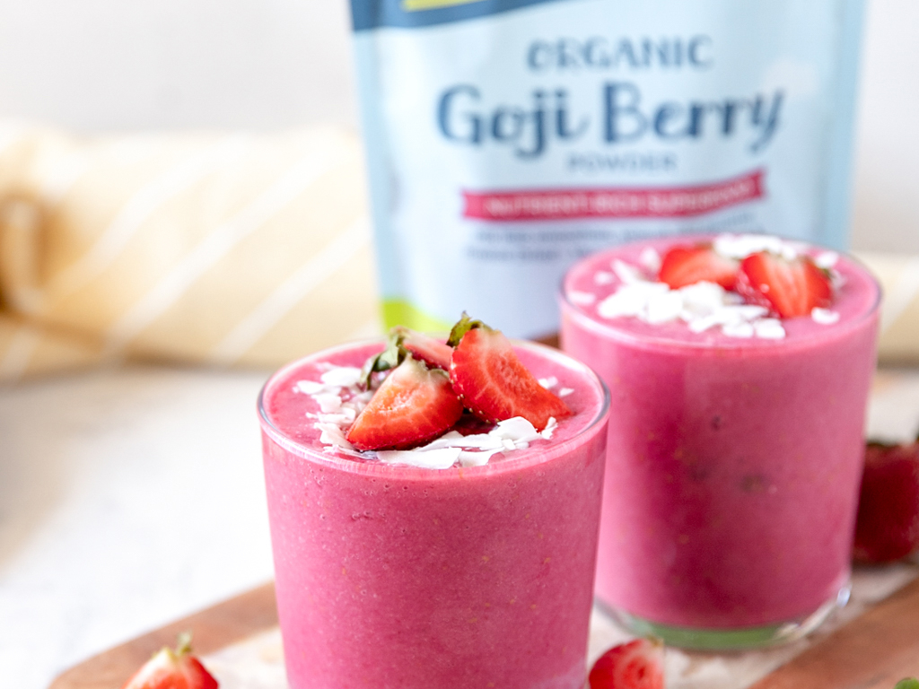 CarringtonFarms's tweet photo. Our Organic Goji Berry Powder is high in antioxidants and contains vitamin C, vitamin A and iron to kick start your day. #CookWithCarrington
Recipe here: https://t.co/gmhnXyj59I https://t.co/dPHbHJlSNp