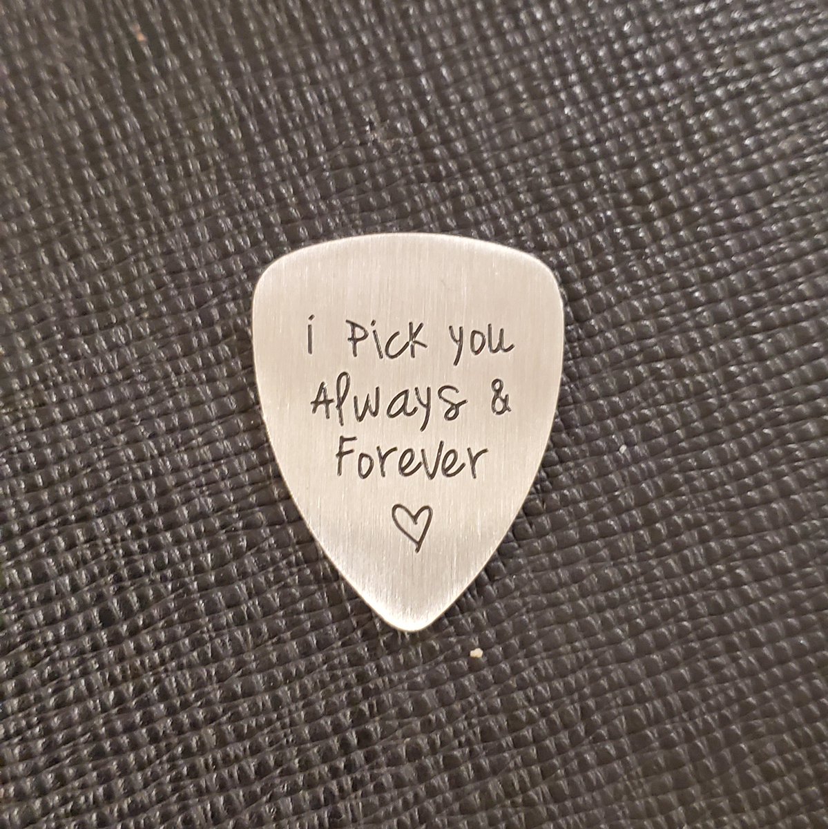 FarmDistCrafts's tweet photo. I've been having a rough couple of weeks mentally and my hubby got me this fantastic surprise. 
#MentalHealthAwareness #RoughFewWeeks #KnowYourMentalHealth #Bipolar #Anxiety #Depression #ADHD #NorthernNevadaMoms #SmallBusinessMom  #MomLife #Pick #MusicBindsUsTogether #Music https://t.co/o34GYiW31o