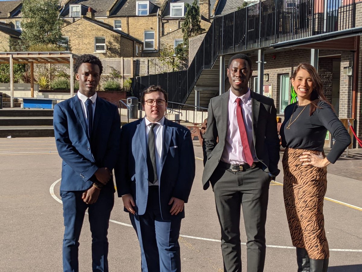 SacredHeartSE5's tweet photo. It's Sacred Heart Virtual Futures Week 8-12 June. Let's celebrate with a congratulations to three of our Year 13 who have successfully secured prestigious school leaver places at EY, JP Morgan and PwC! #Futuresweek #Pupilemployability #Raisingaspirations #EY #JPMorgan #PwC https://t.co/u1XKuTCwzI